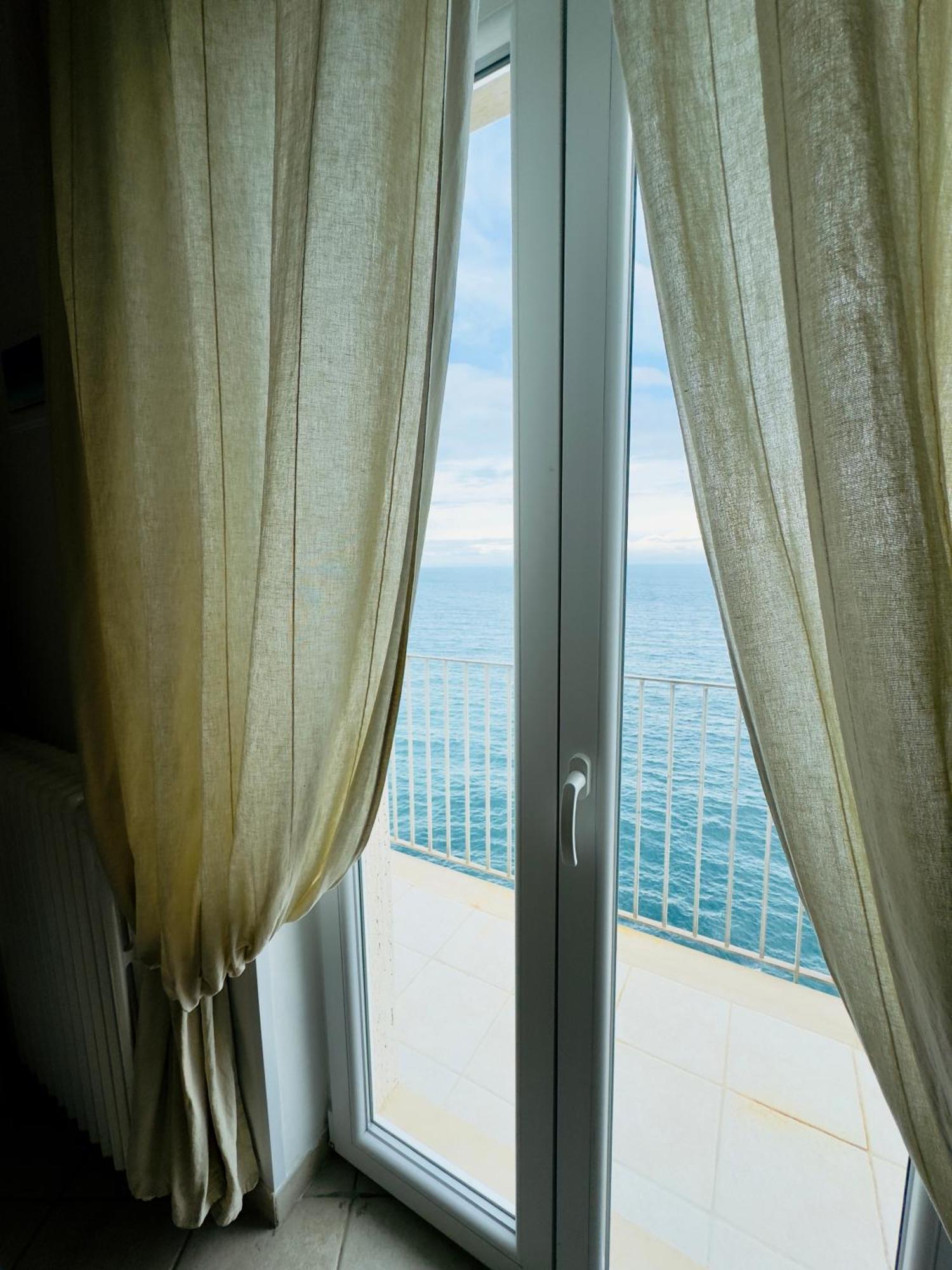 Amoredimare Casa Vacanze โปลีญาโนอามาเร ภายนอก รูปภาพ